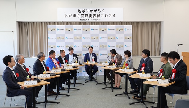 座談会の様子１